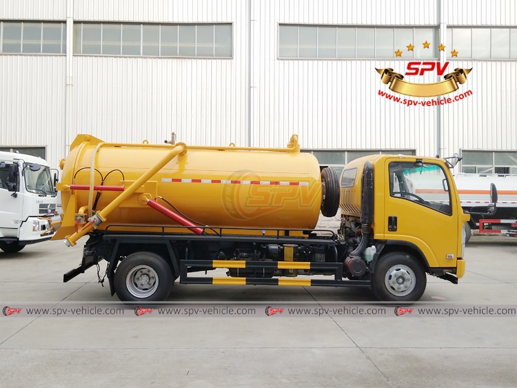6,000 Litres Sewage Vacuum Truck ISUZU - RS